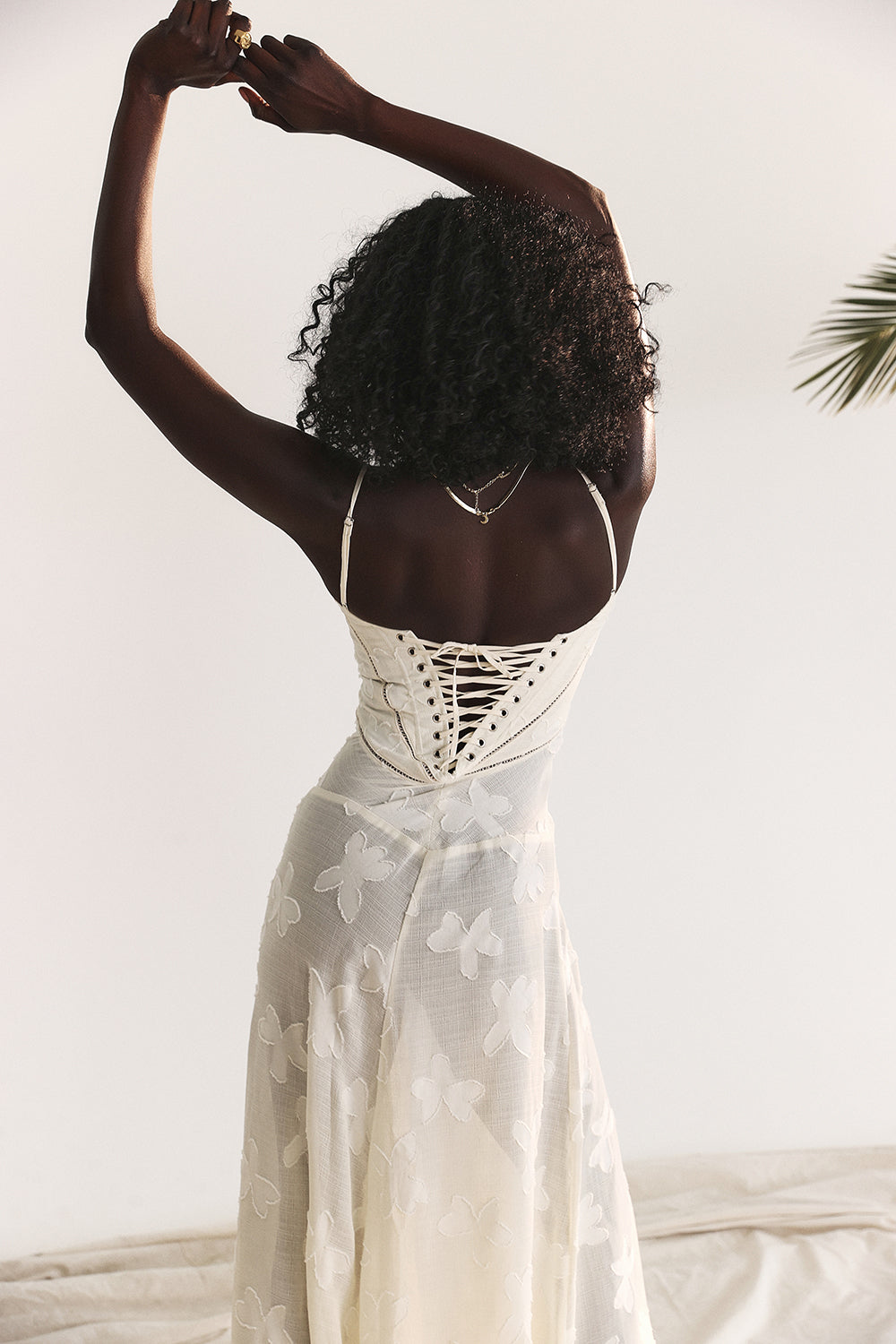 Liane | Stralend Elegant in een Rugloze Maxi-Jurk