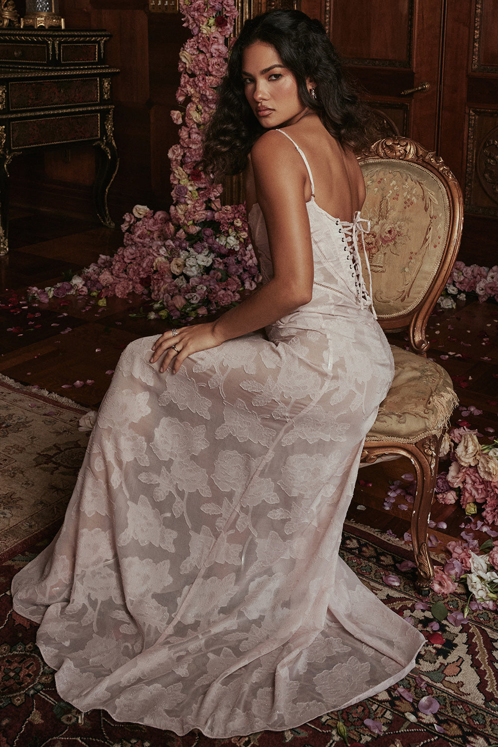 Liane | Stralend Elegant in een Rugloze Maxi-Jurk