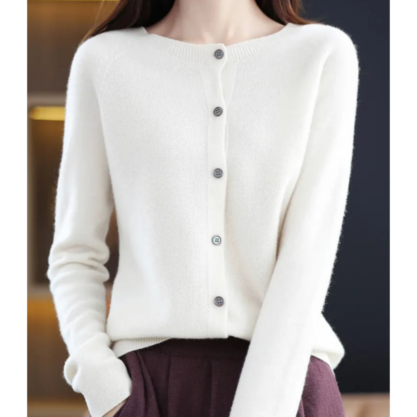 Joana - Marino-Wol Look Trui met Knoopsluiting en V-Hals voor de Herfst