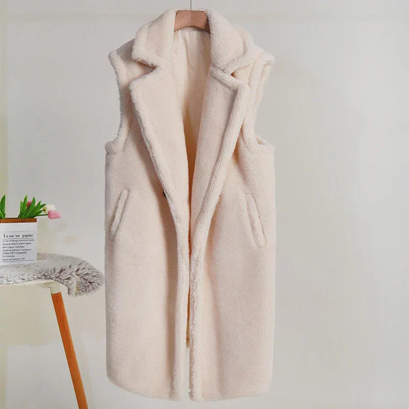 Nova | Luxe Teddy Fleece Gilet – Mid-Length – Oversized Pasvorm