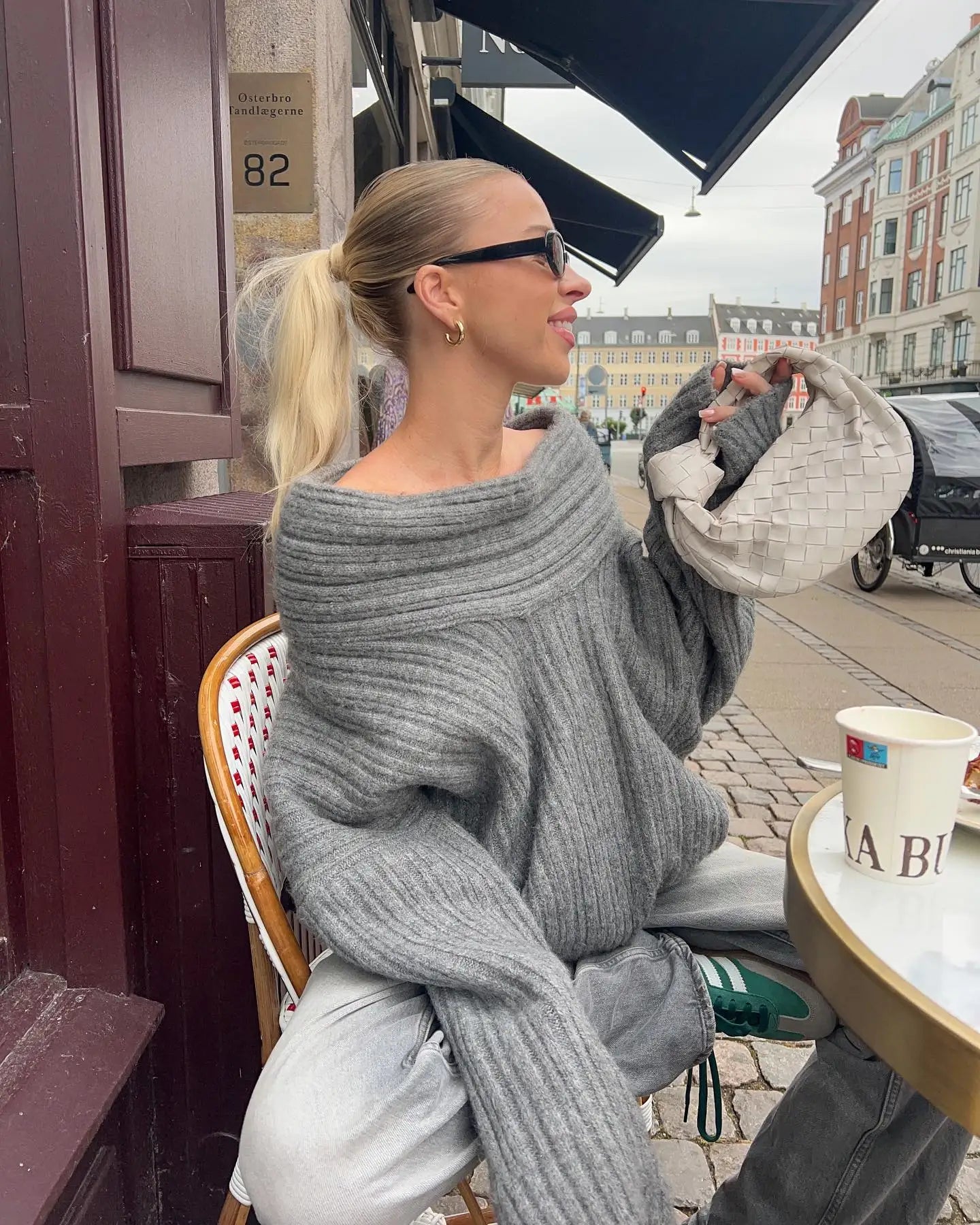 Noami | Grofgebreide Off-Shoulder Winter Trui