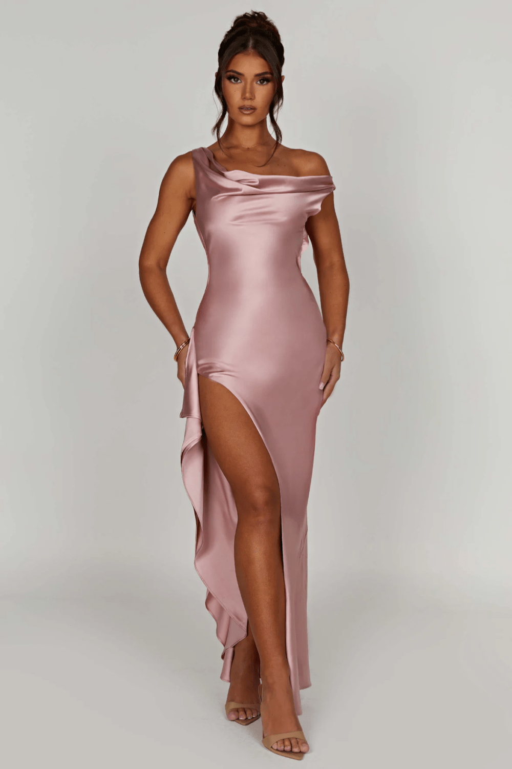 Lisbon | Off-shoulder maxi-jurk van luxe satijn