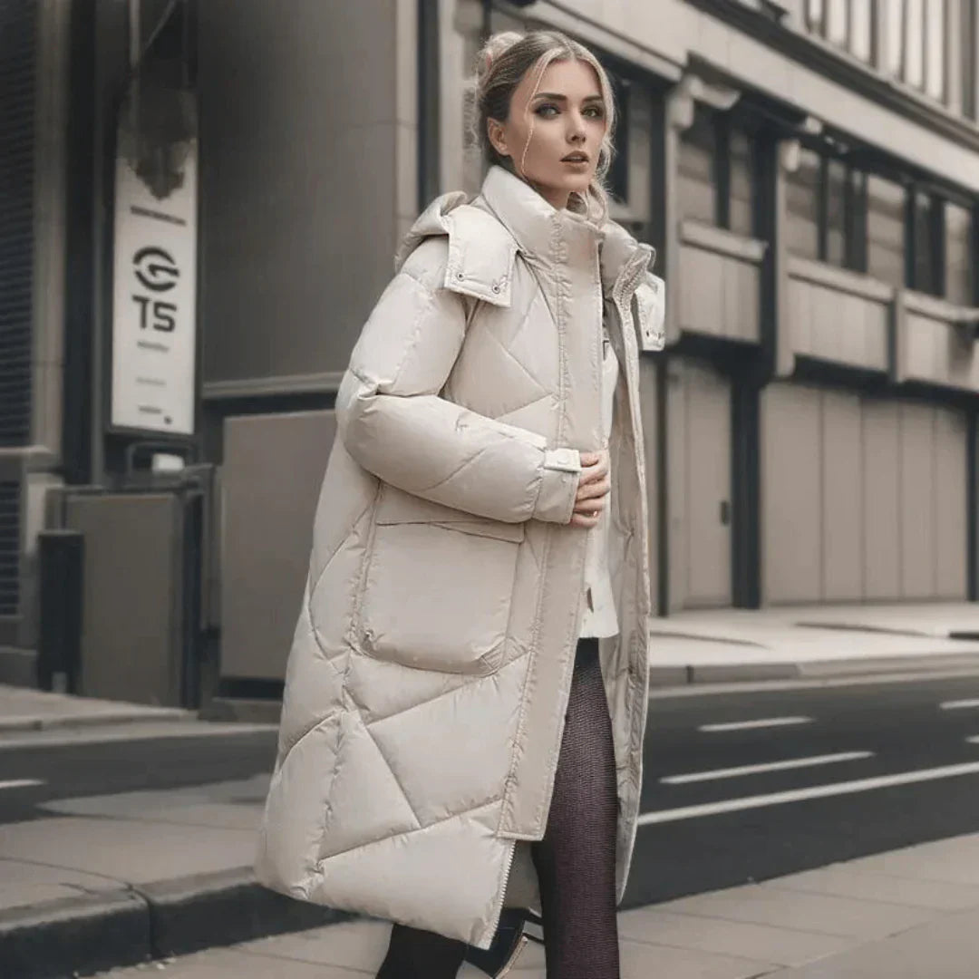 Arlette | Oversized Winterjas met Capuchon, Verstelbare Manchetten & Halflang Design