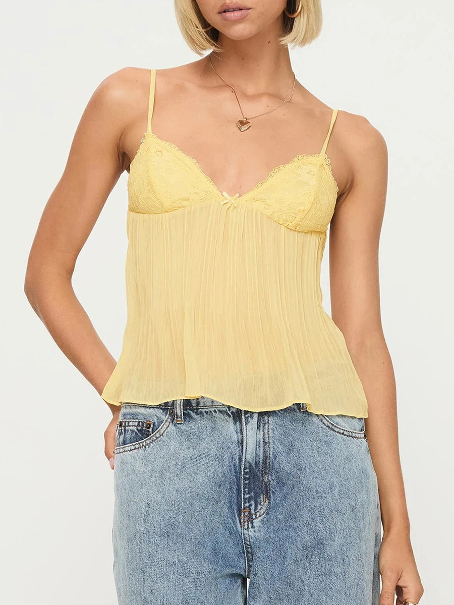 KYARA | Speelse en Elegante Plissé Cami Top