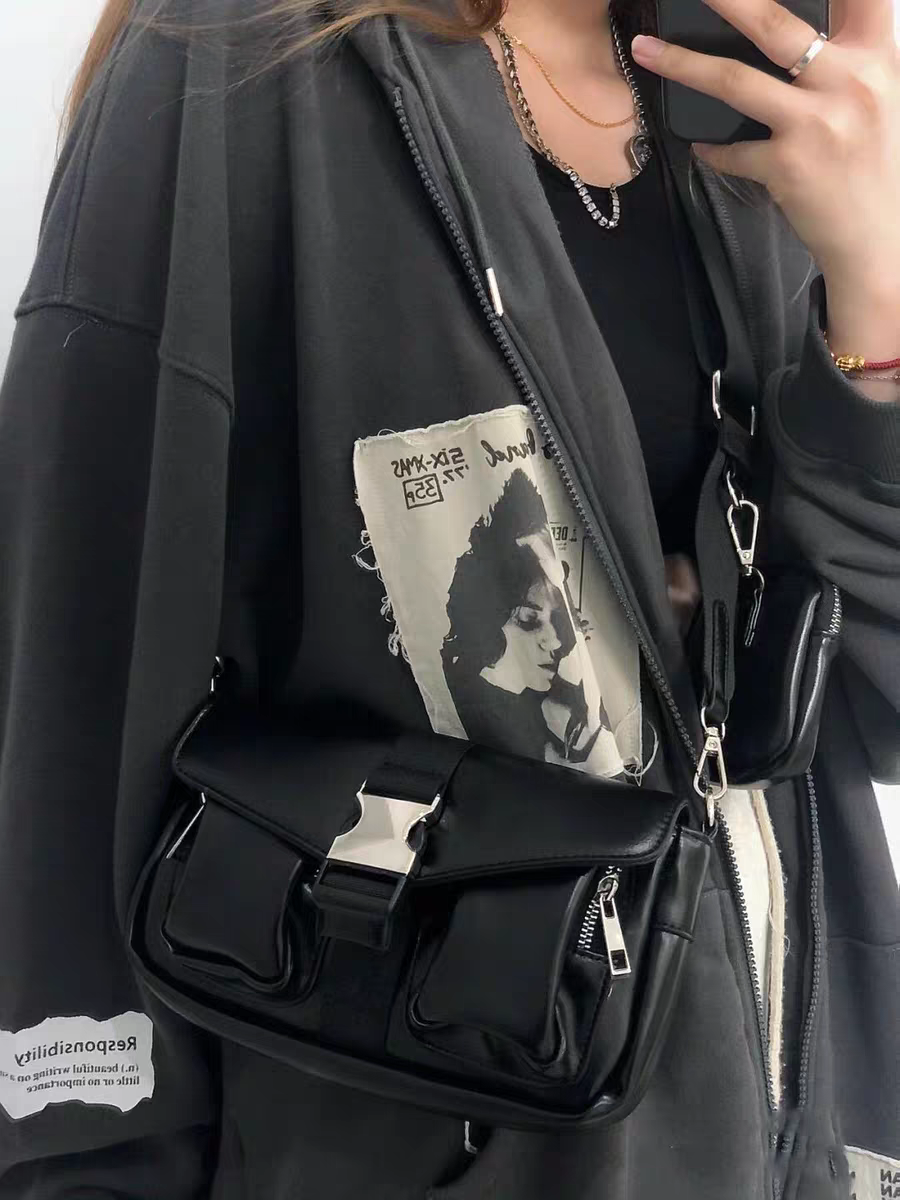 Kami | Losvallende Katoenen Hoodie met Grafische Patches