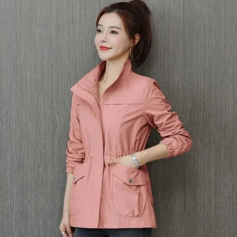 Bente – Elegante Tussenjas met Stijlvolle Details