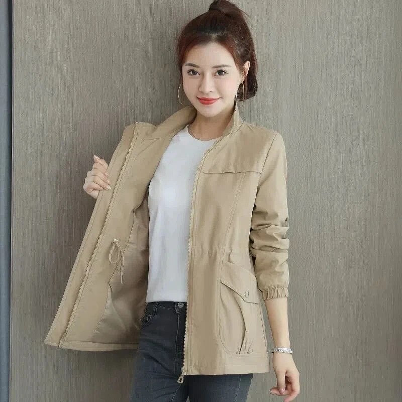 Bente – Elegante Tussenjas met Stijlvolle Details