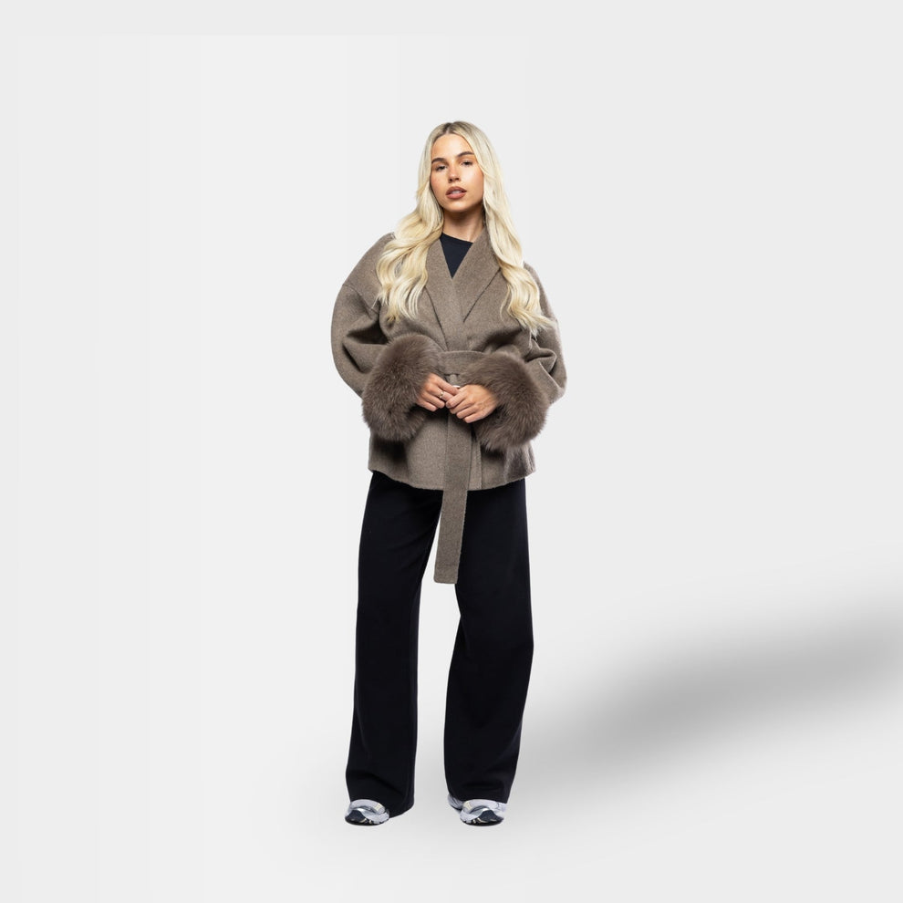 Vicky | Luxe Dames Winterjas met Faux Fur en Elegante Tailleceintuur