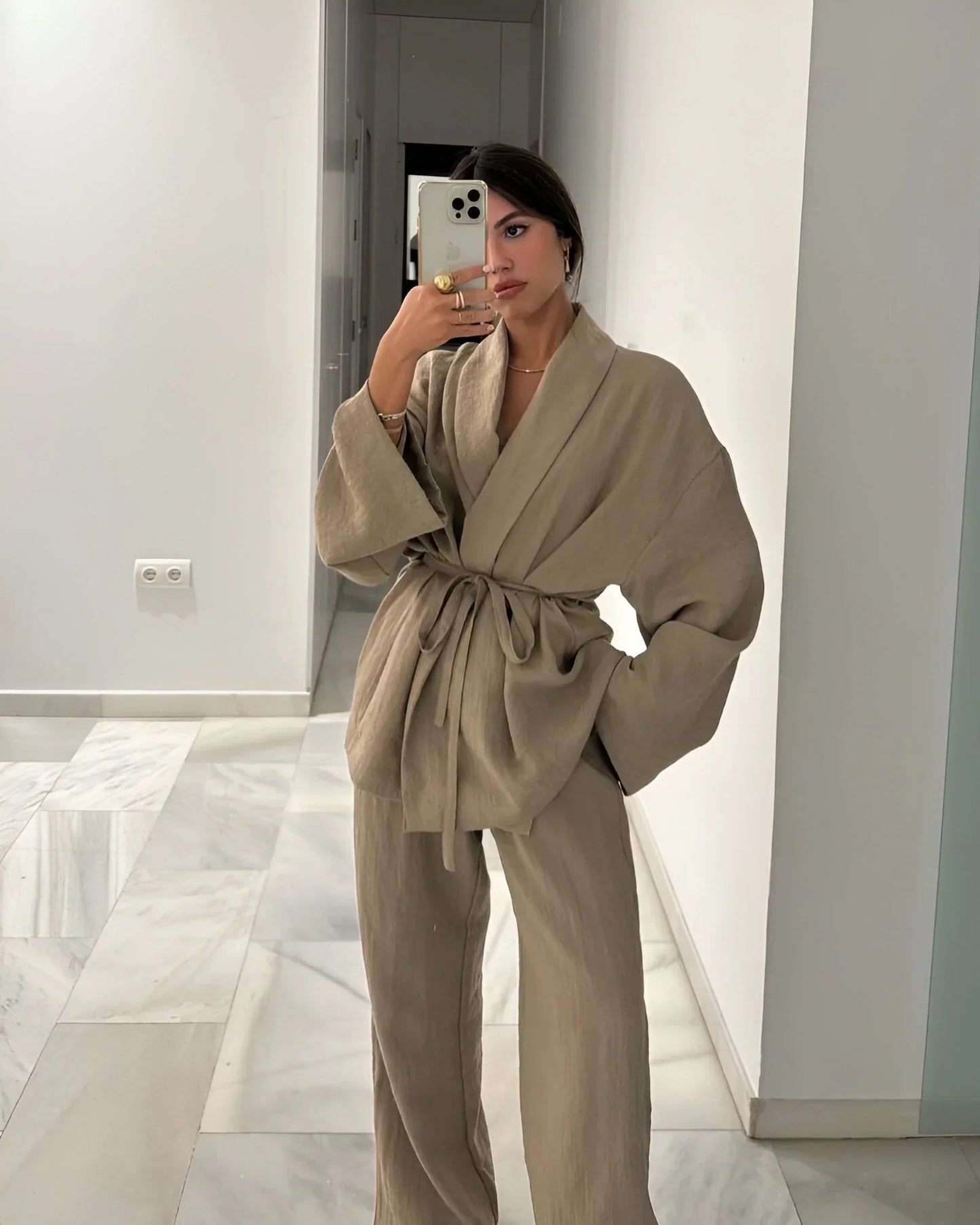 YASMINE | Linnen Kimono Set met Minimalistische Elegantie