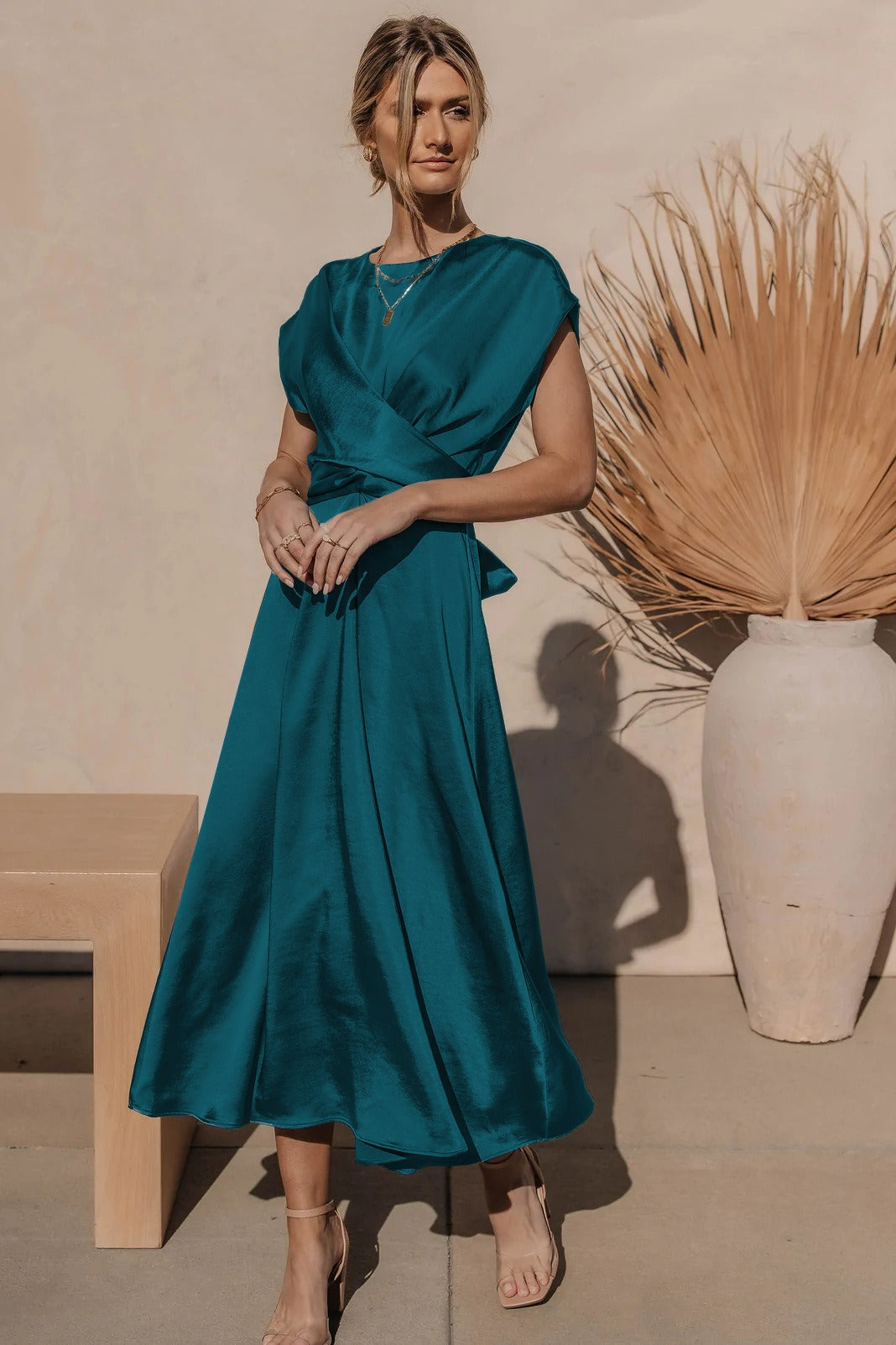 JUUN | Prachtige elegante midi avondjurk