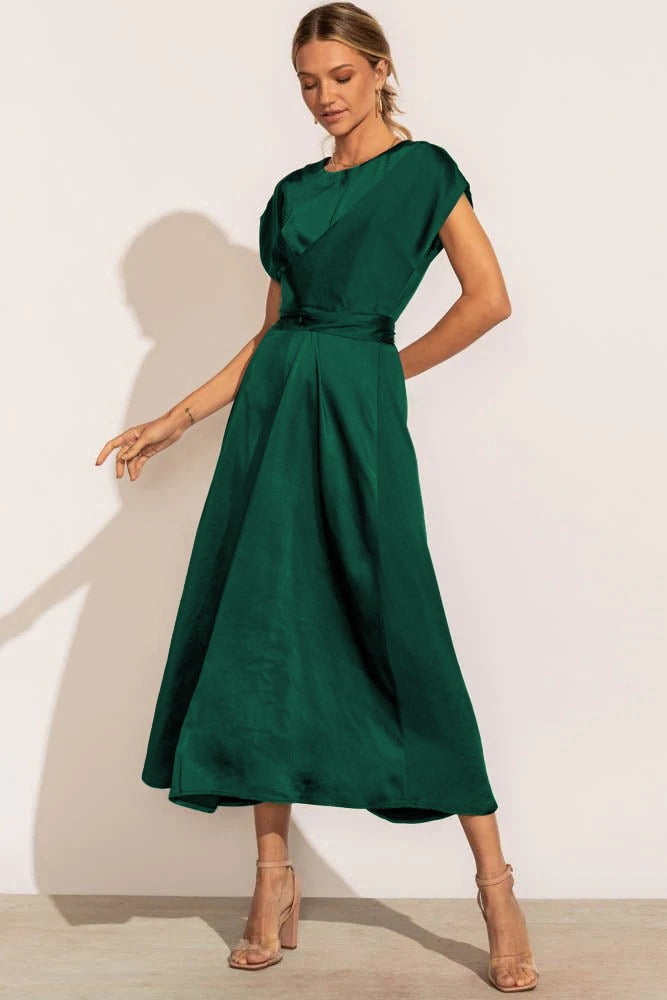 JUUN | Prachtige elegante midi avondjurk
