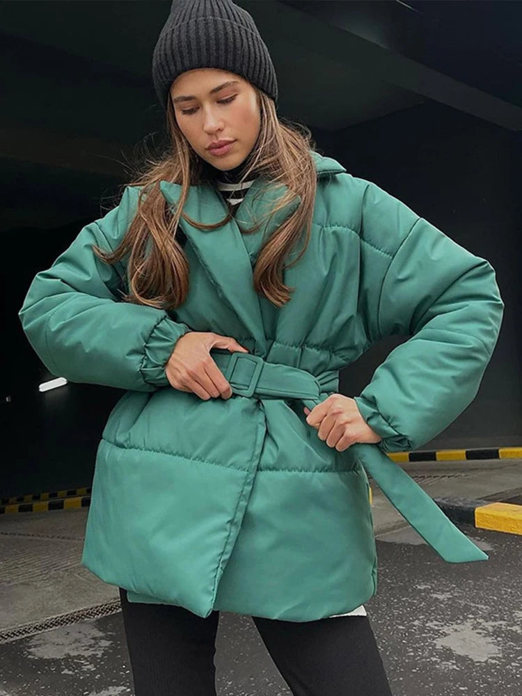 Kate | Gewatteerde Winterjas met Ceintuur en Kraag