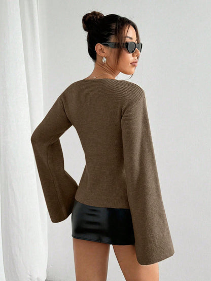Katie | Gebreid Vest met Asymmetrische Knoopsluiting