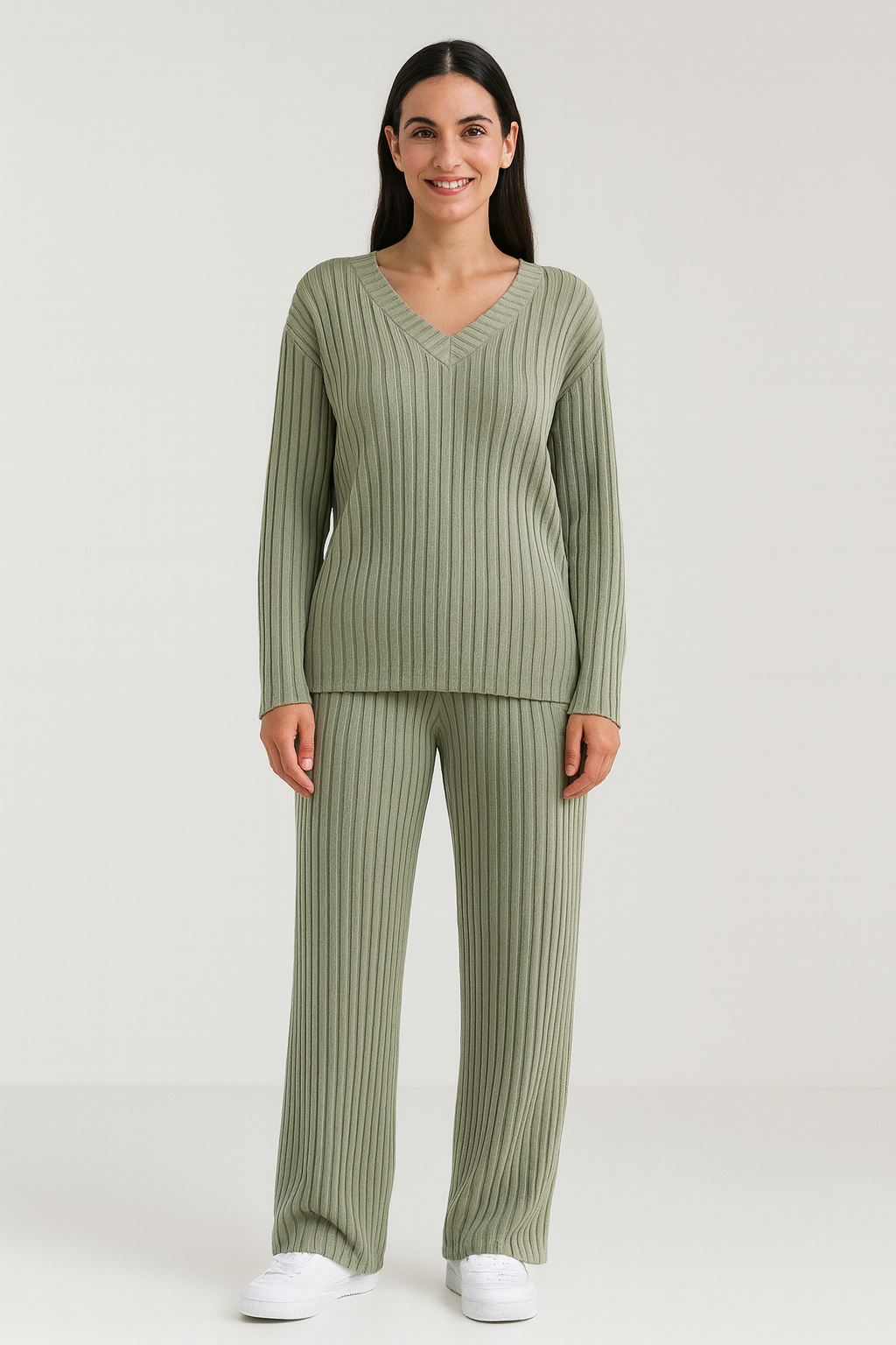 Noelle | Sage Serenity | Gebreide Lounge Set met V-hals Trui & Wijde Pijpen Broek