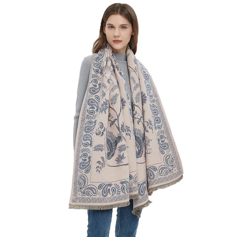 Ivana | Luxe Gebreide Sjaal in Beige en Blauw met Paisley