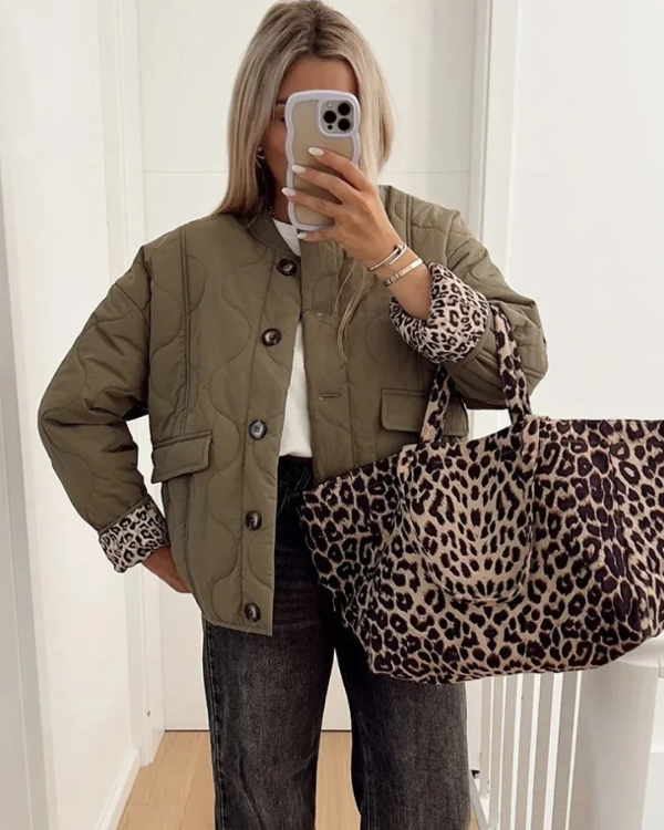 Myla | Stijlvolle Elegante Gewatteerde Jas van Luxe Stof met Leopard Manchetten