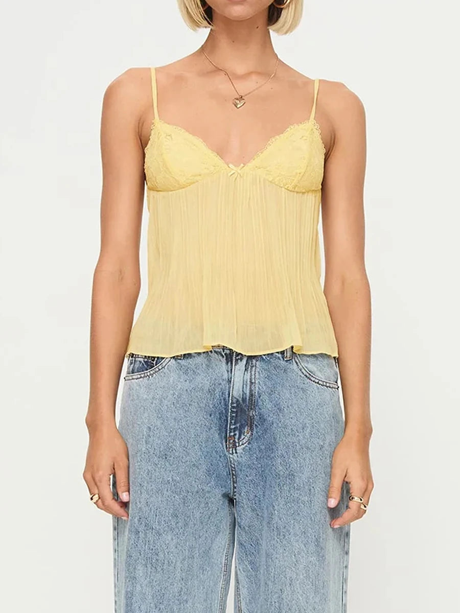 KYARA | Speelse en Elegante Plissé Cami Top