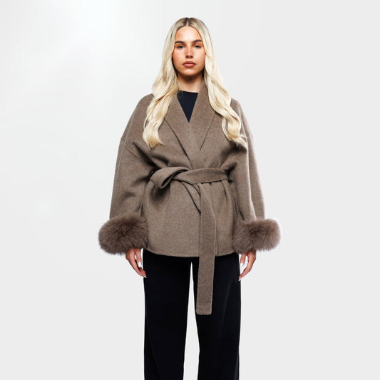 Vicky | Luxe Dames Winterjas met Faux Fur en Elegante Tailleceintuur