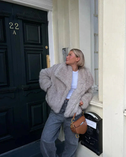 LIEVE | Dames jas van luxe faux fur met relaxed fit