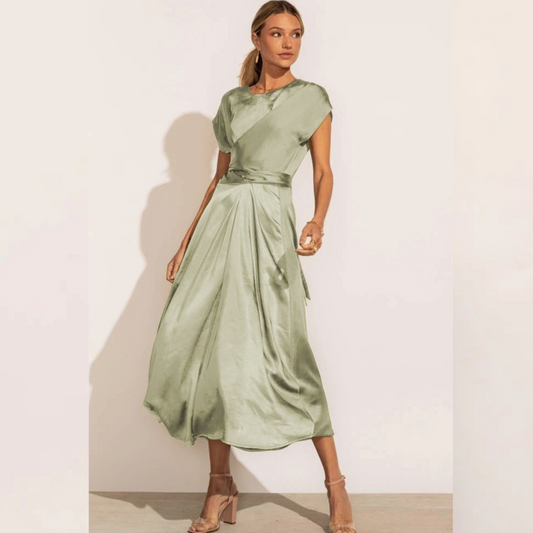 JUUN | Prachtige elegante midi avondjurk